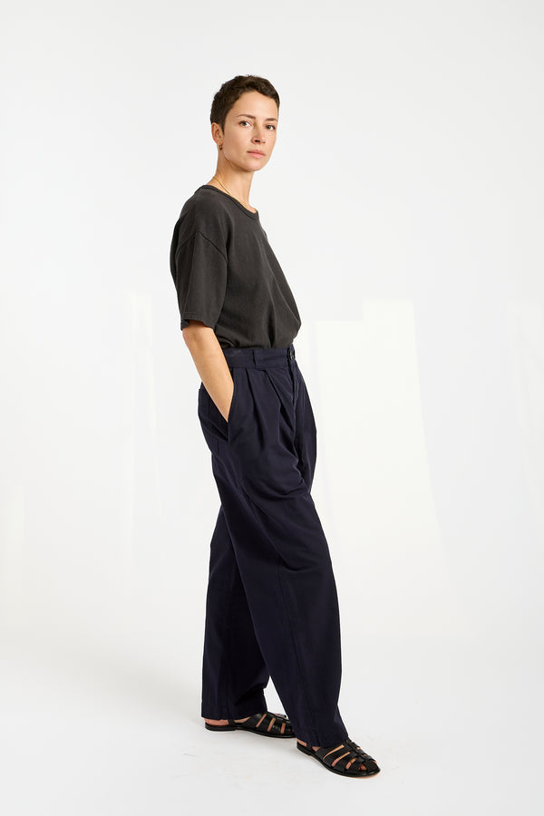 The Pleated Pants in Dark Navy