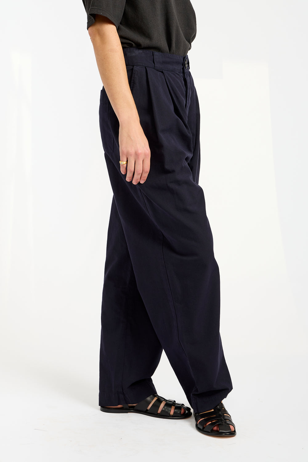 The Pleated Pants in Dark Navy