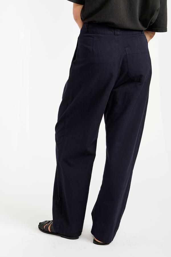 The Pleated Pants in Dark Navy