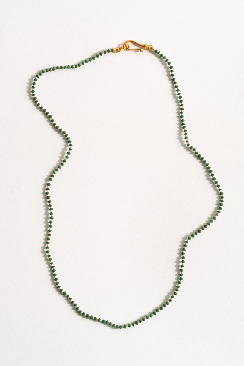 22k + Tiny Faceted Emerald Strand
