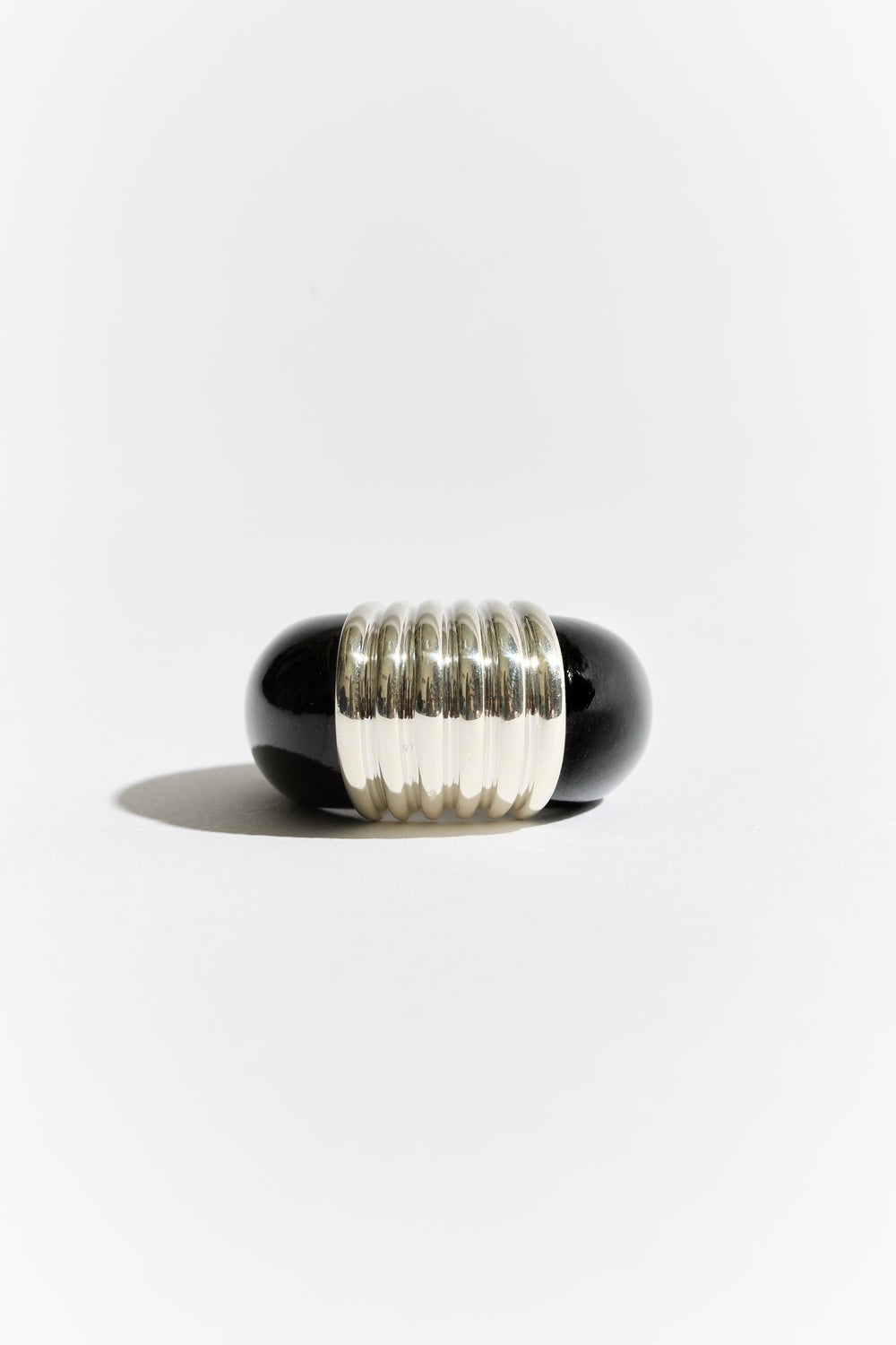Kiwa Ring in Black Jade