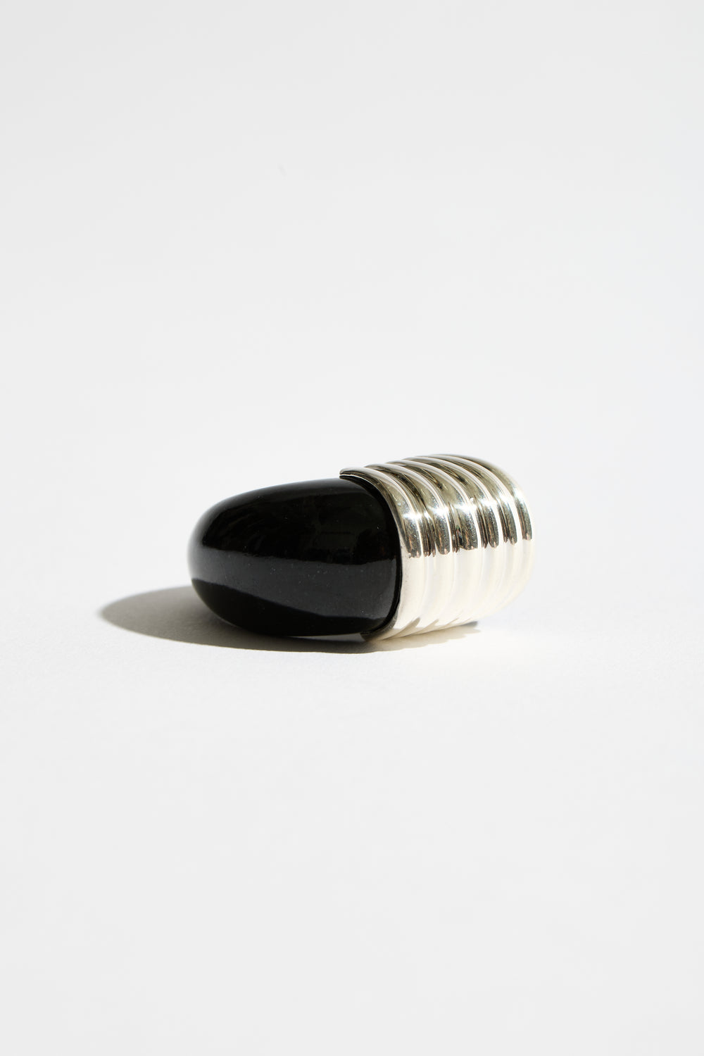 Kiwa Ring in Black Jade