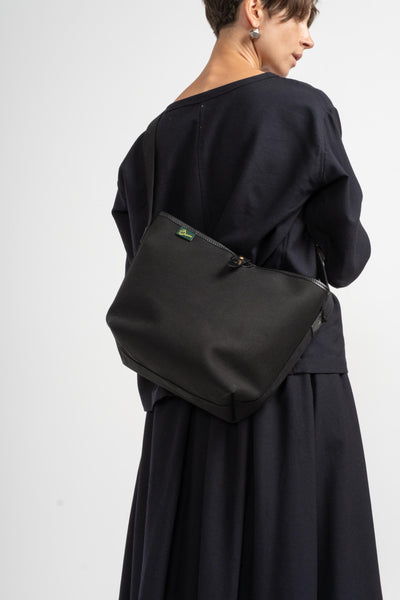 Kinross Medium Bag in Black