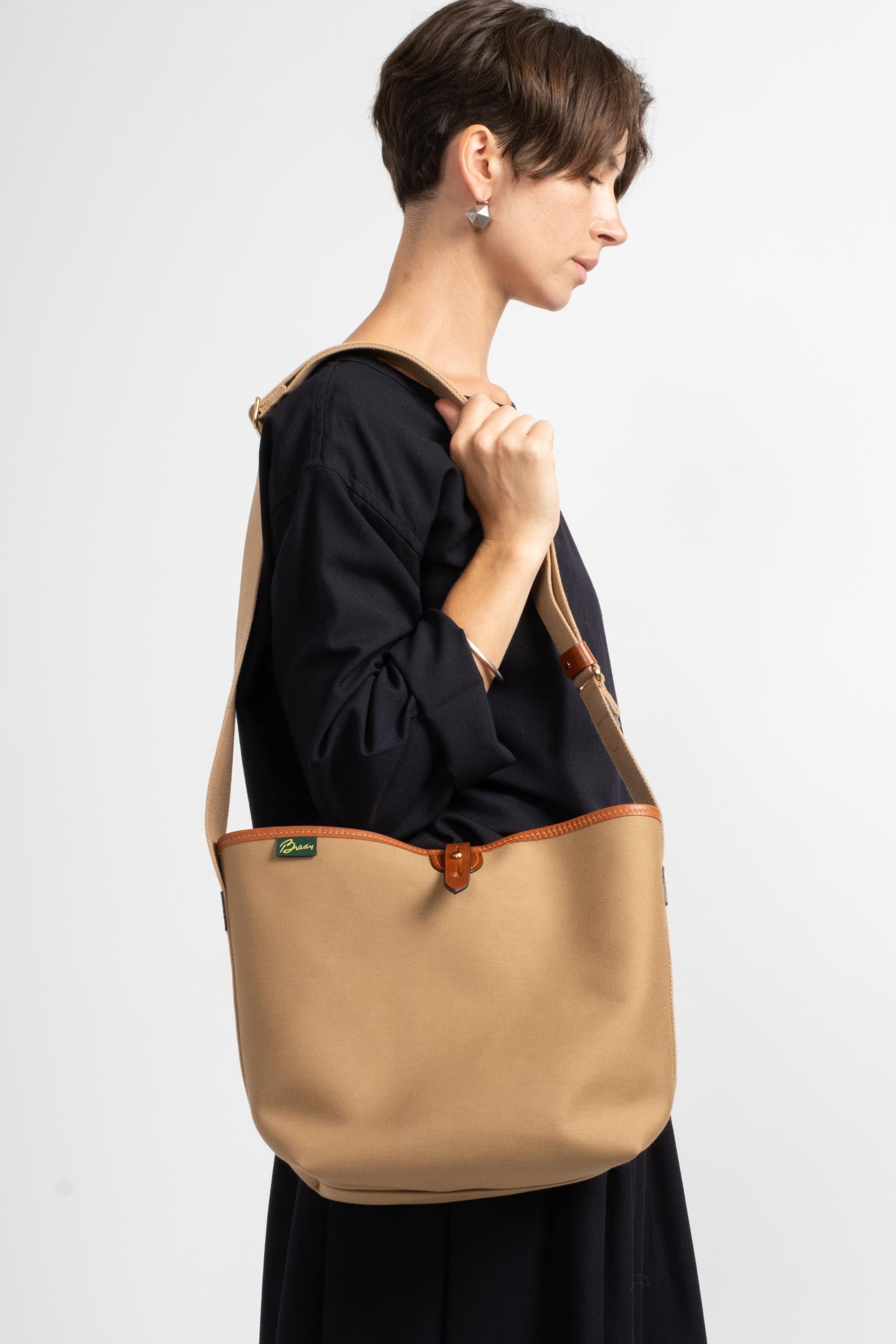 Brady Bags | Kinross Medium Bag in Khaki – RELIQUARY