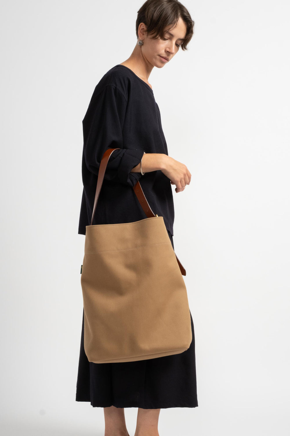 Leven Bag in Khaki