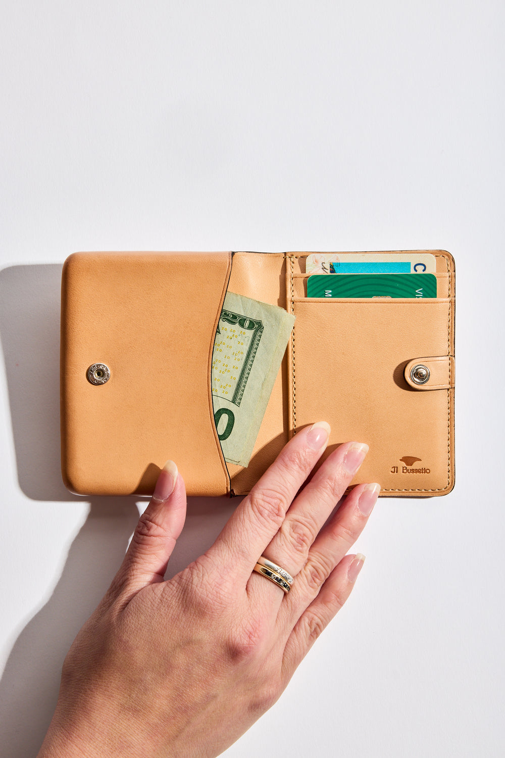 Nolo Wallet in Natural