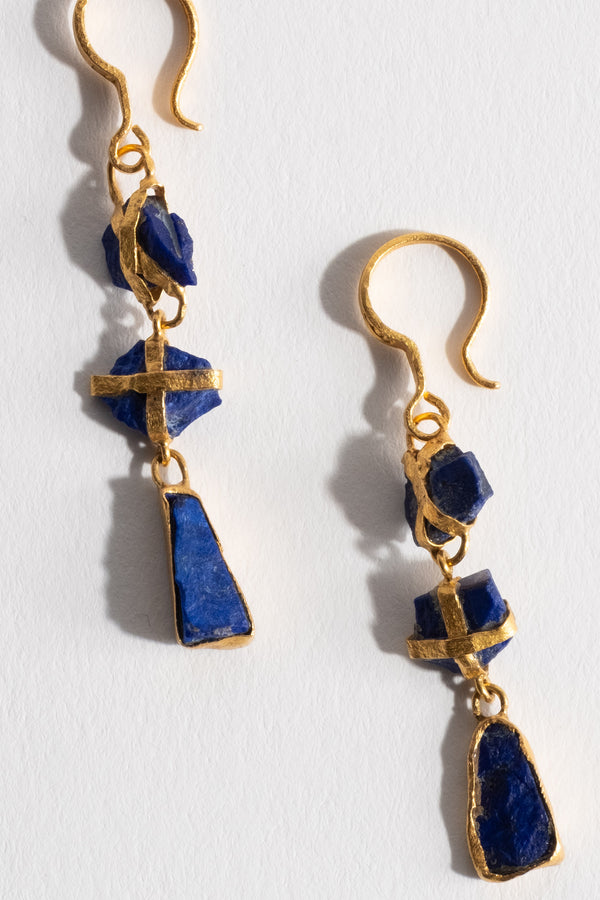 Lou Zeldis 22K Three Drop Lapis Earrings Detail