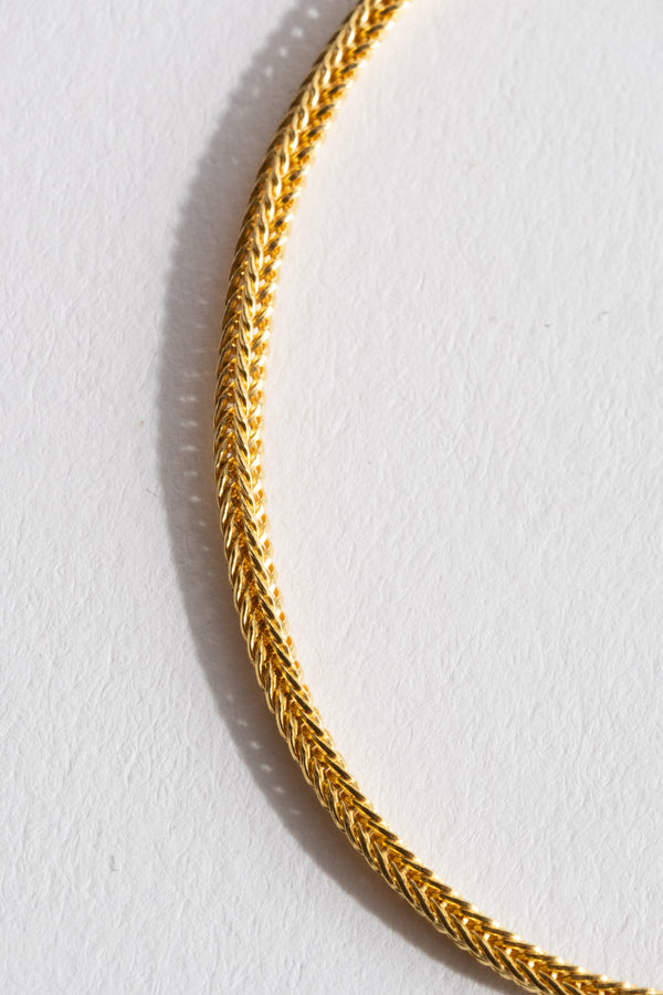 Prounis Duo Loop-In-Loop Chain Bracelet Detail