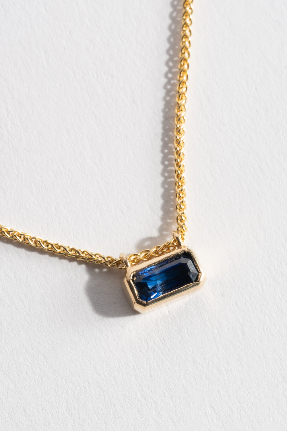 Variegated Blue Sapphire Una Pendant