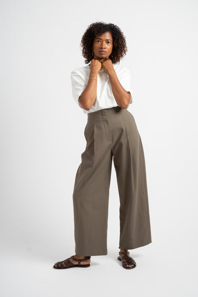 Studio Nicholson Ansell Deep Pleat Volume Ankle Crop in Fossil 1