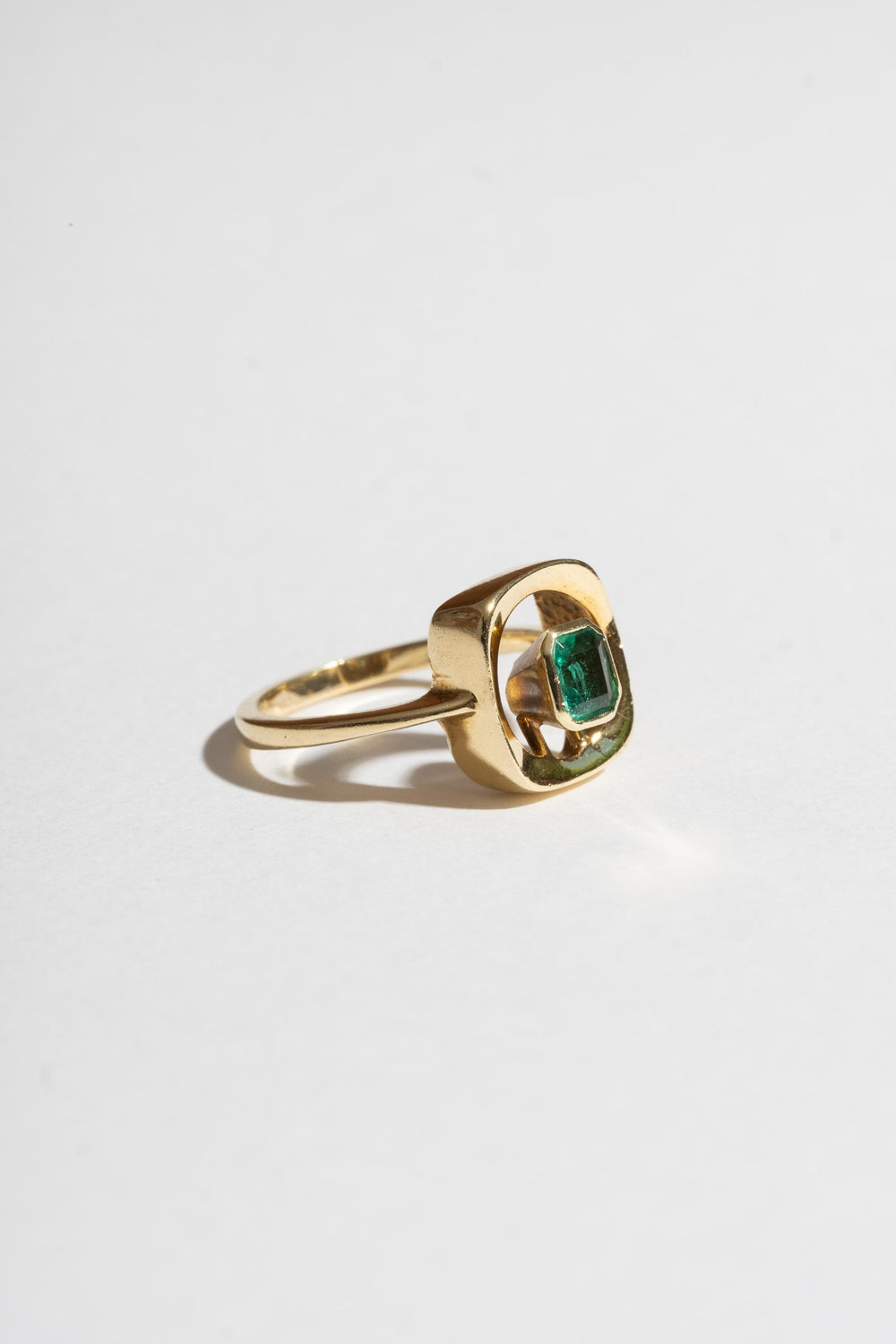 Vintage 18K Mid Century Emerald Ring Side