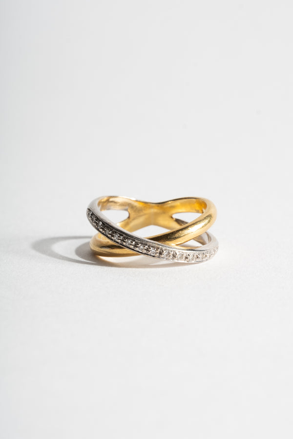 18K Diamond Crossover Ring