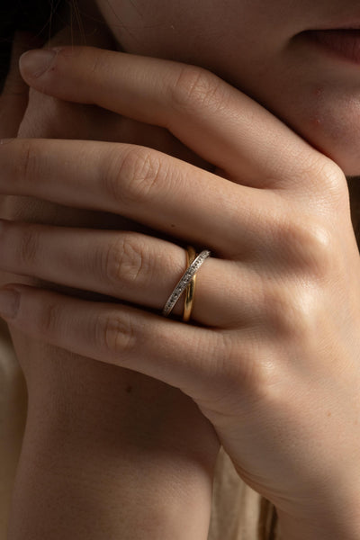 18K Diamond Crossover Ring