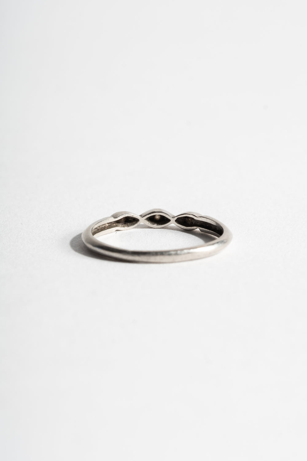 Platinum Deco 3-Stone Diamond Eye Band