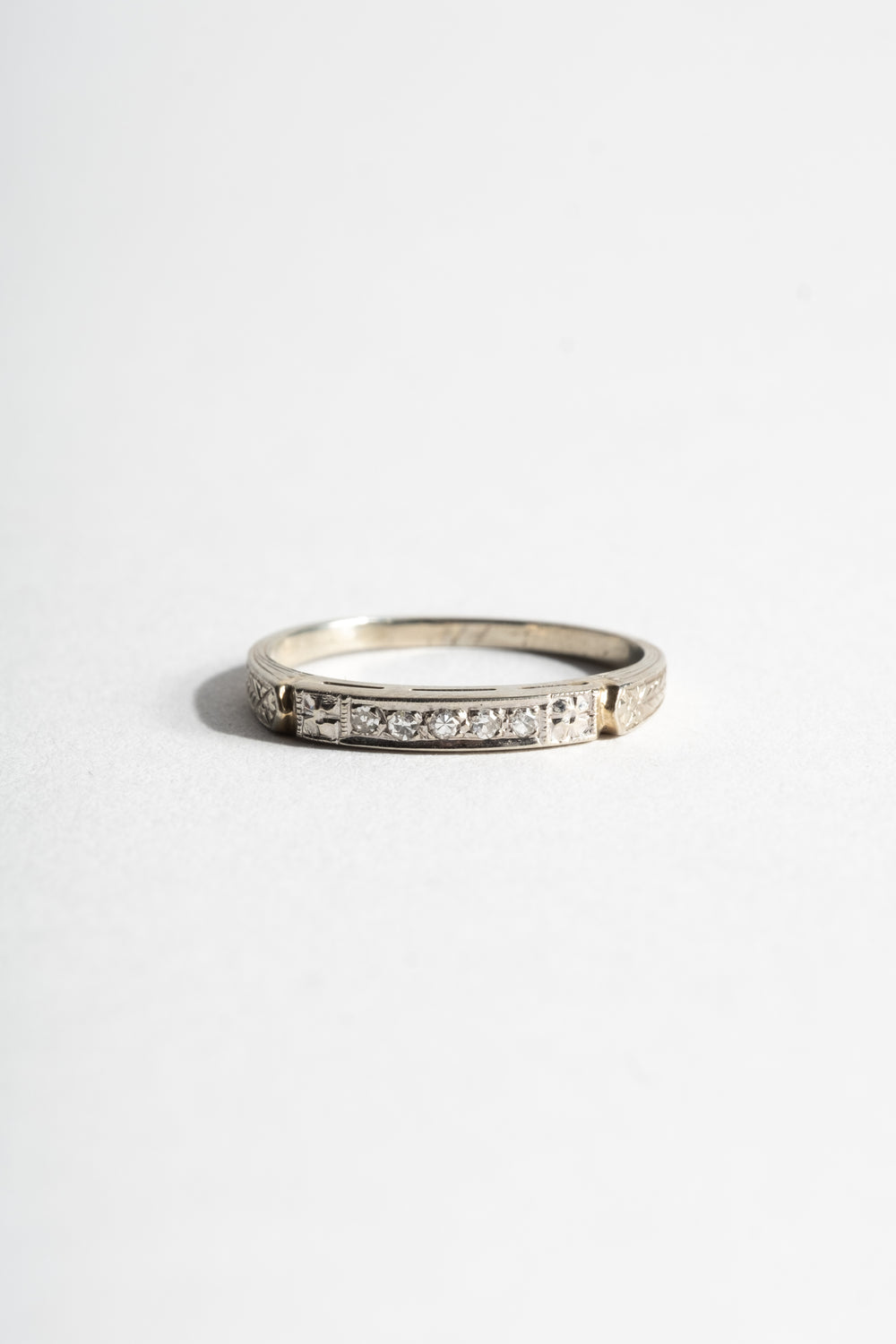 18K Deco 5-Stone Diamond Band