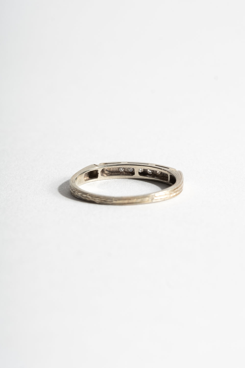 18K Deco 5-Stone Diamond Band