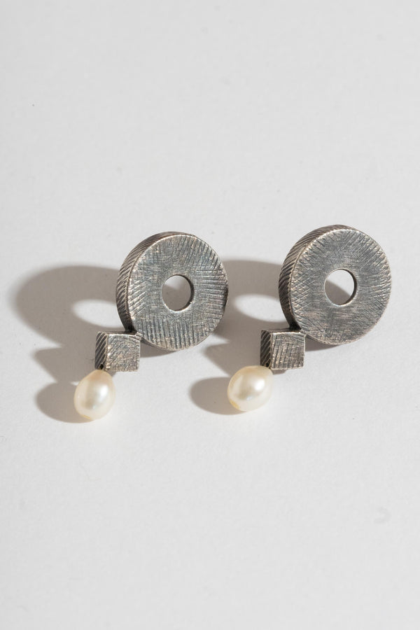 Vintage Sterling Modern Geometric Studs with Pearls Front