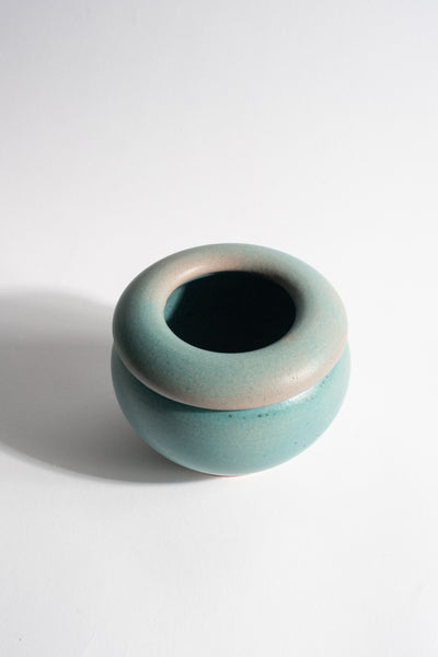 Smooth Vase with Bubble Rim