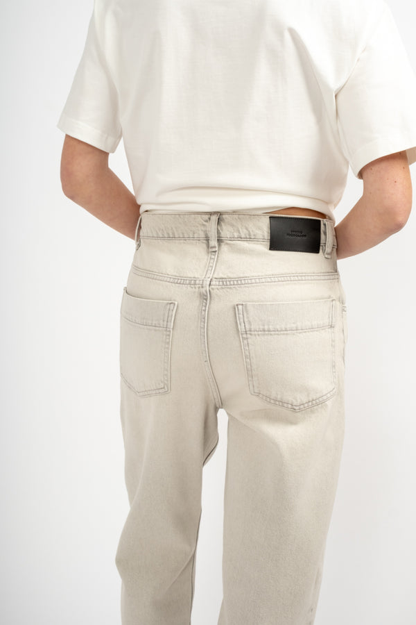 Jura Carrot Leg Pant in Pumice