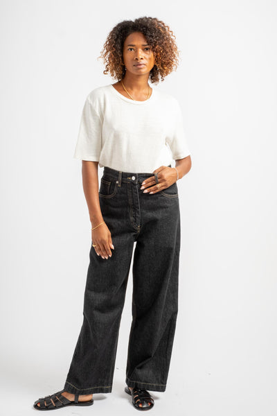 Neive Curved Leg Pant in Black