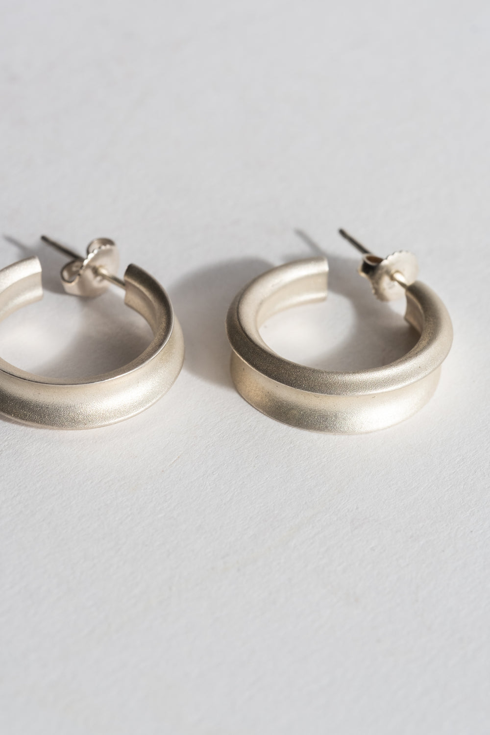 Matte Valle Hoops