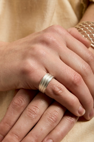 Sterling Matte Valle Ring