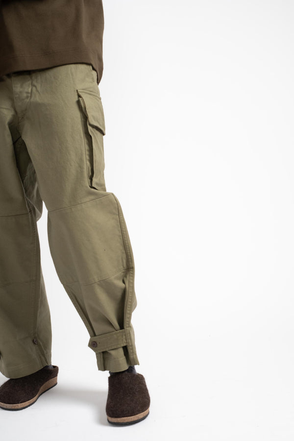 Cargo Pants in Olive