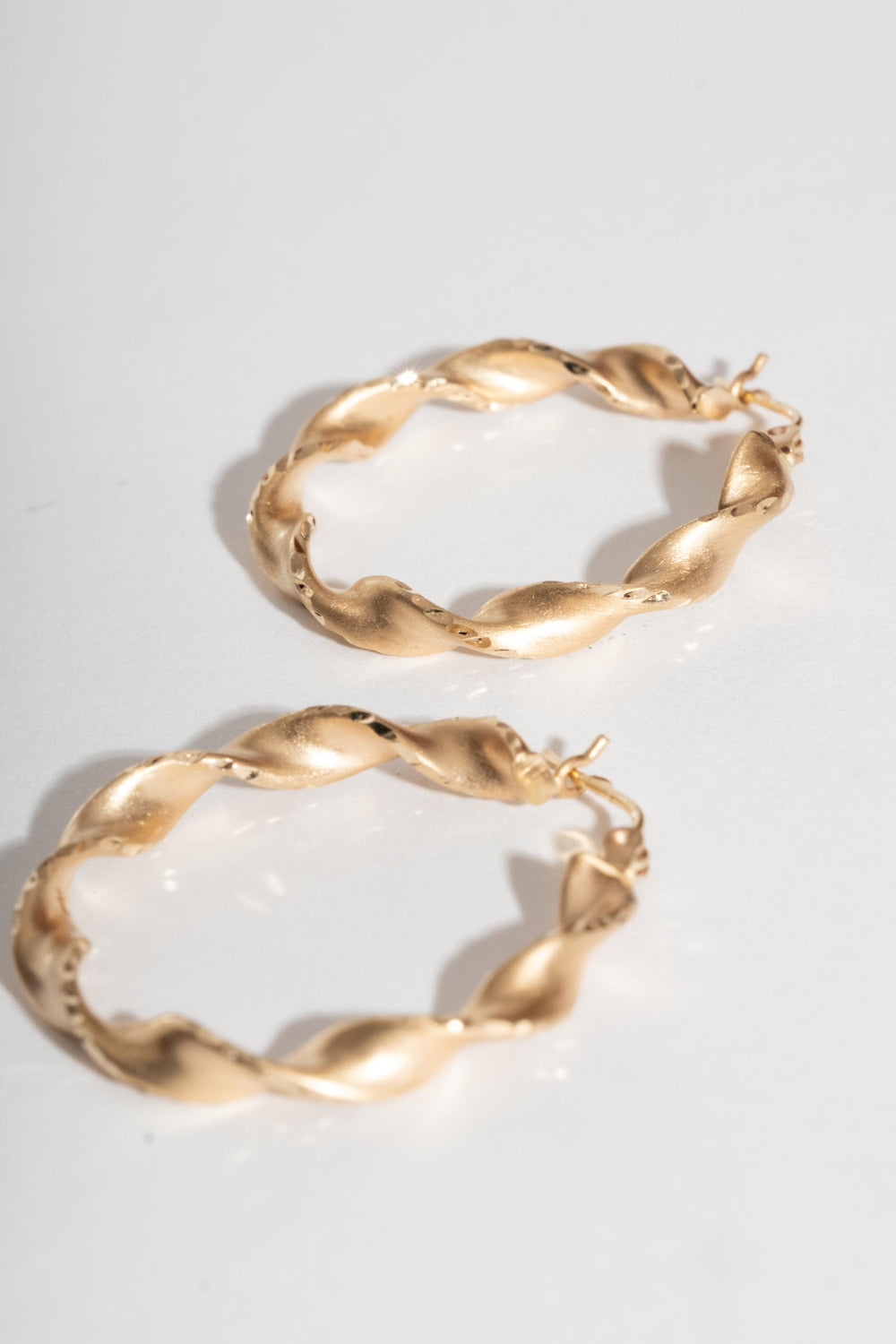 14K 28mm Twist Hoops