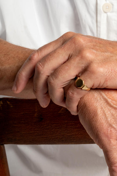 18K Victorian Octagonal Signet Ring