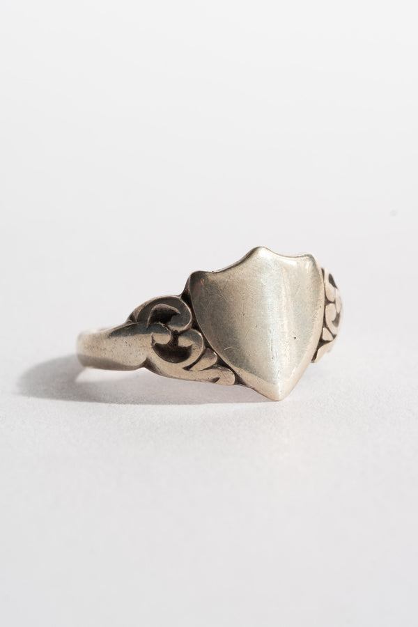 Vintage Sterling Victorian Shield Signet Ring No. 1 Side