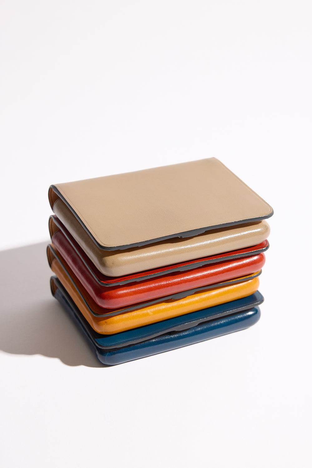 Nolo Wallet in Coral Red