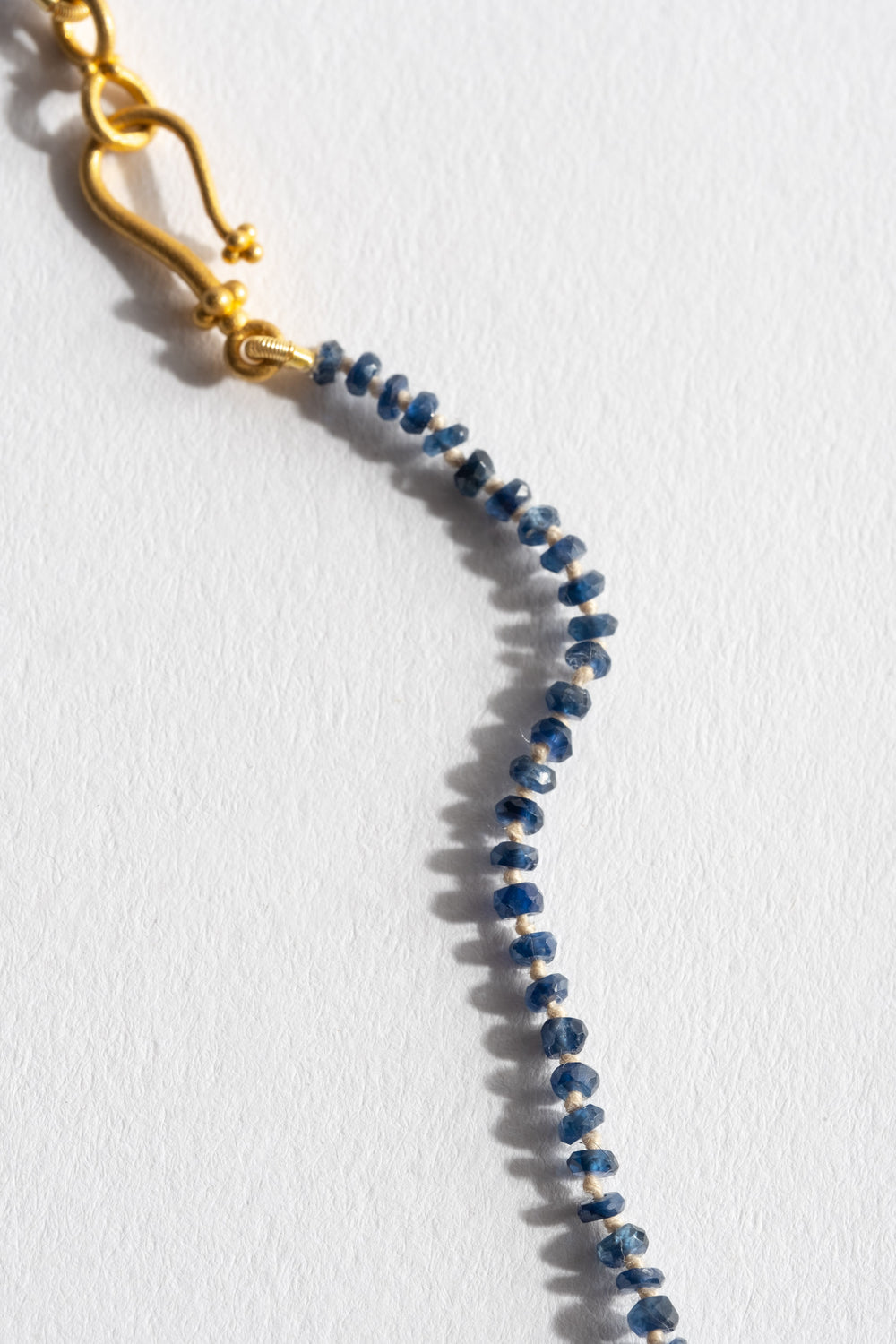 22K + Dark Blue Sapphire Strand