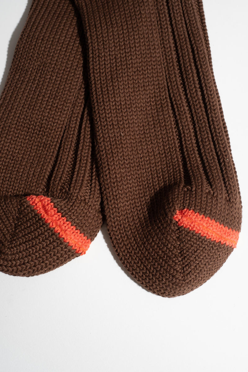 CHUNKY RIBBED CREW SOCKS IN BROWN + POPPY