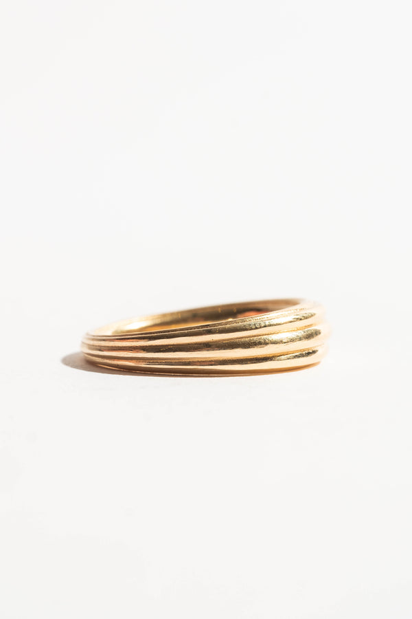 10K Wide Tapered Fluted Band
