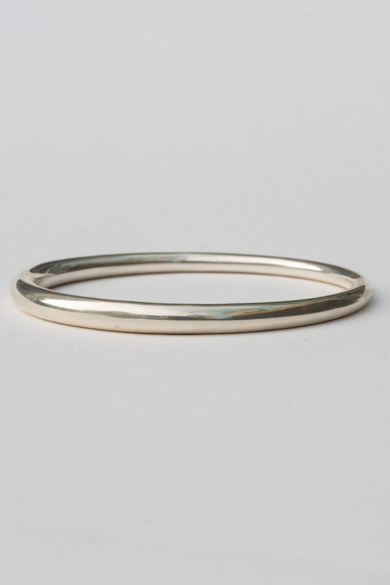 SIMPLE TAPERED BANGLE