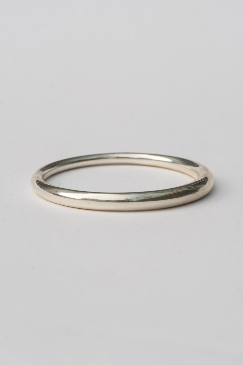 SIMPLE TAPERED BANGLE