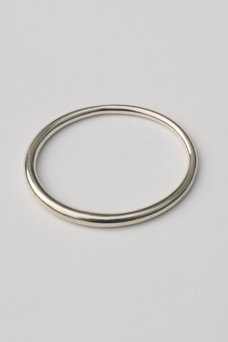 SIMPLE TAPERED BANGLE