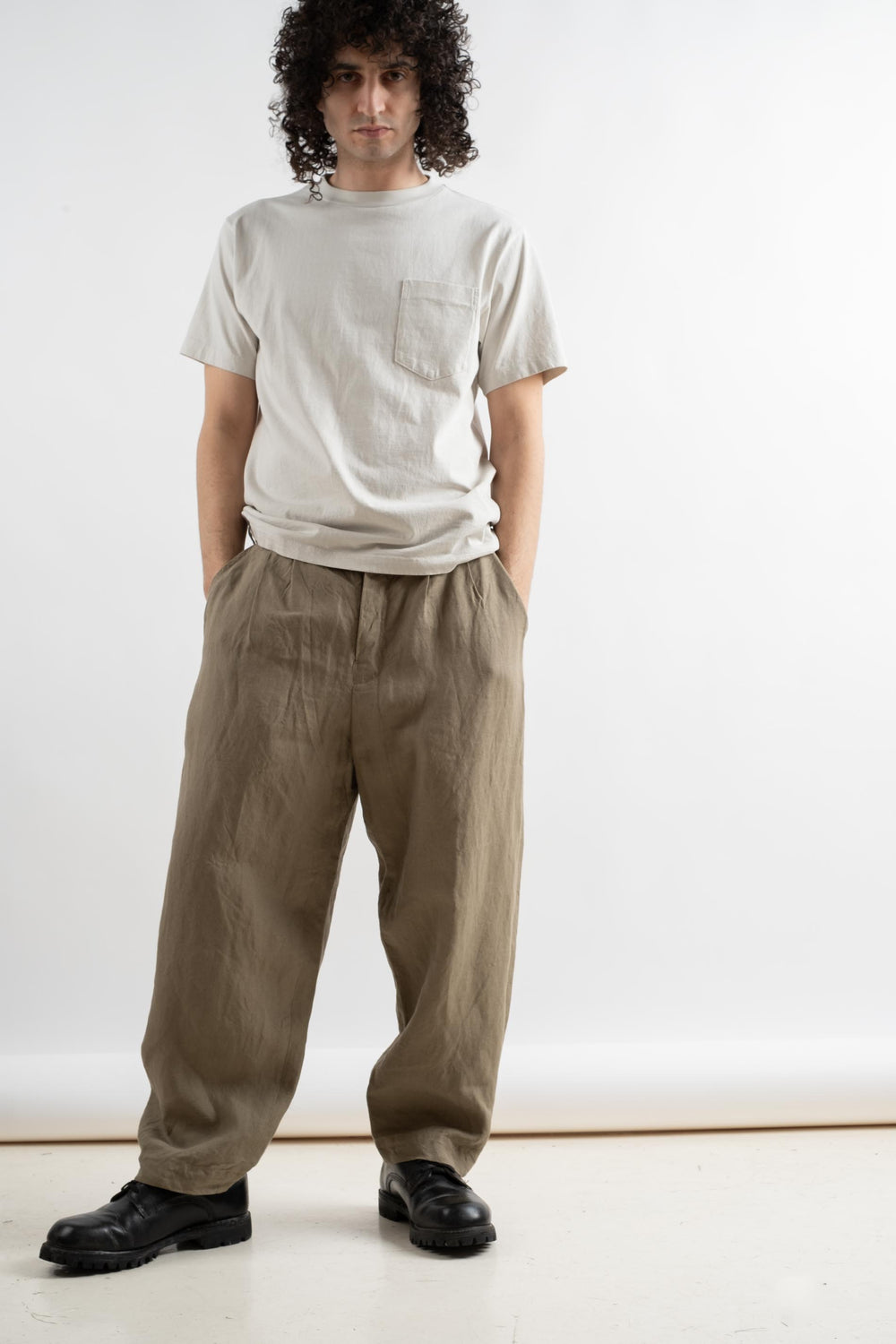 Two Pleat Pant In Dark Beige Tumbled Linen