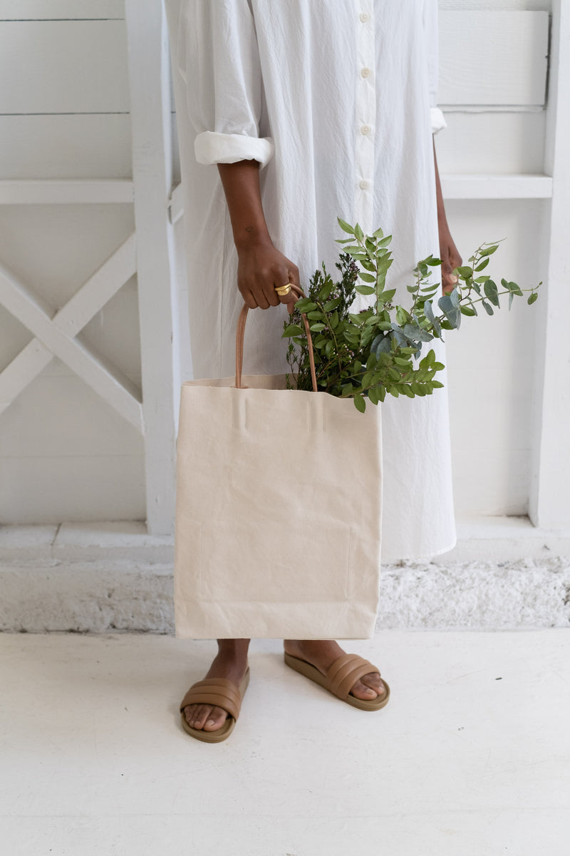 TALL PAPER BAG TOTE IN WHITE