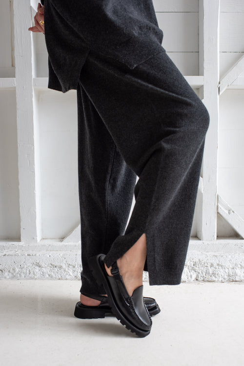 CASHMERE KNIT PANTS IN ANTHRACITE