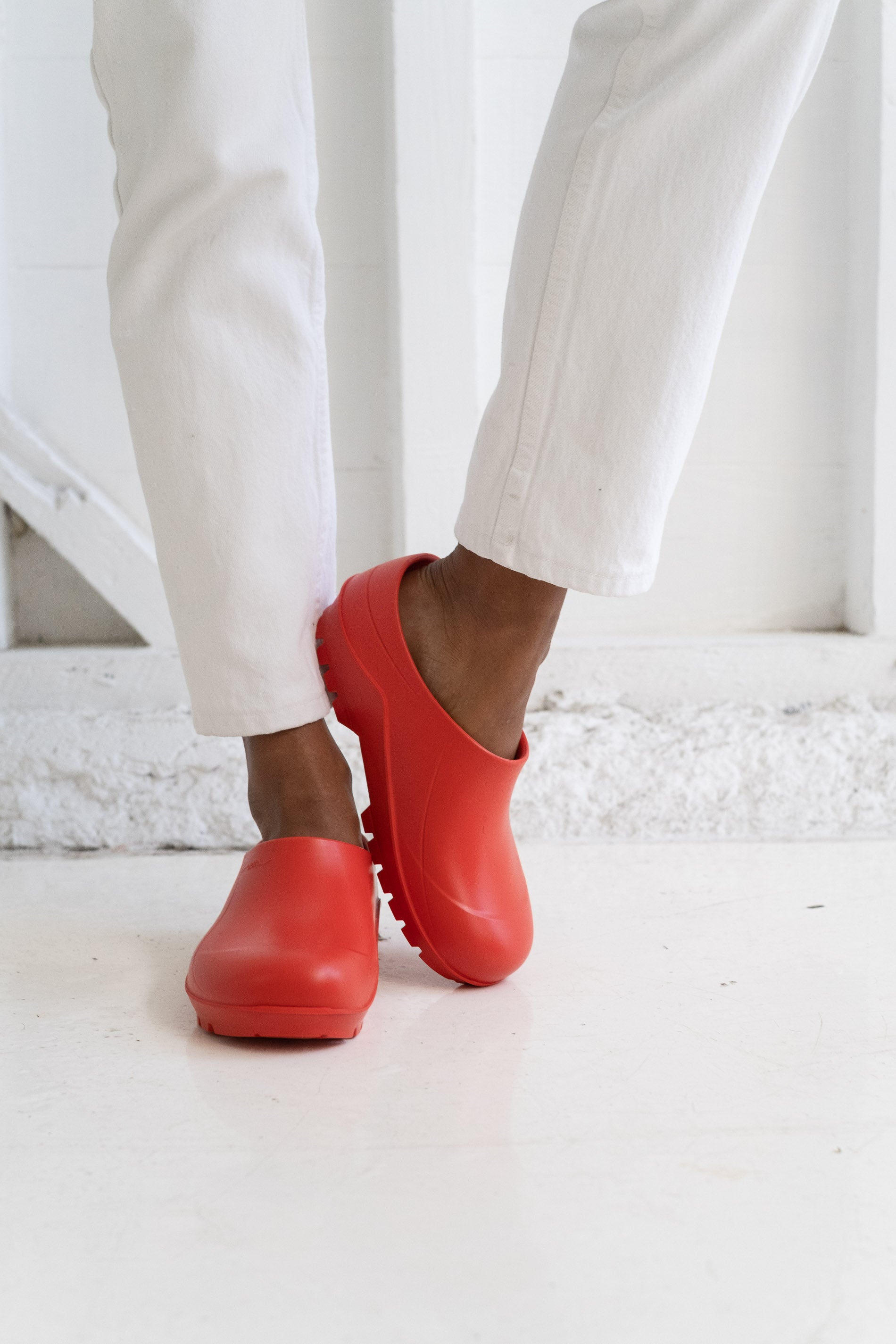 red garden clogs