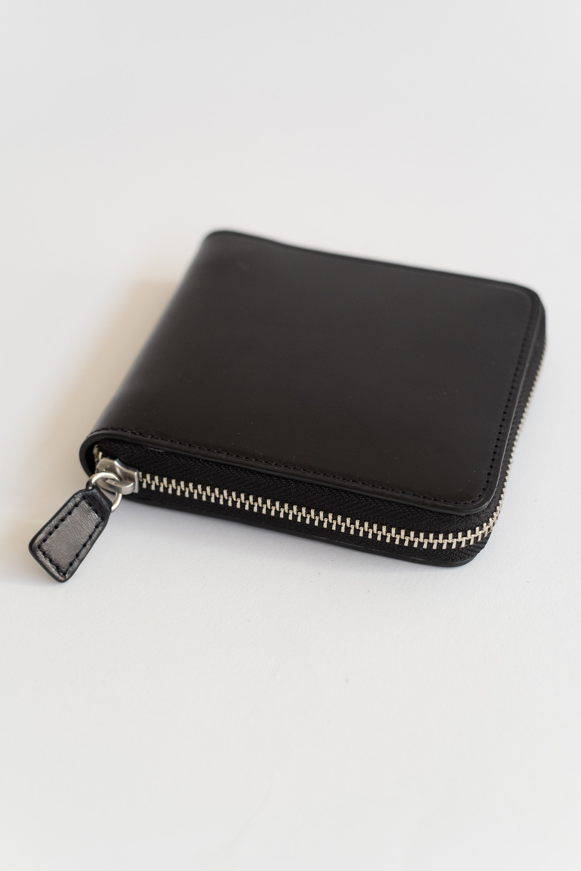 Il Bussetto | SQUARE ZIP WALLET 2.0 IN BLACK – RELIQUARY