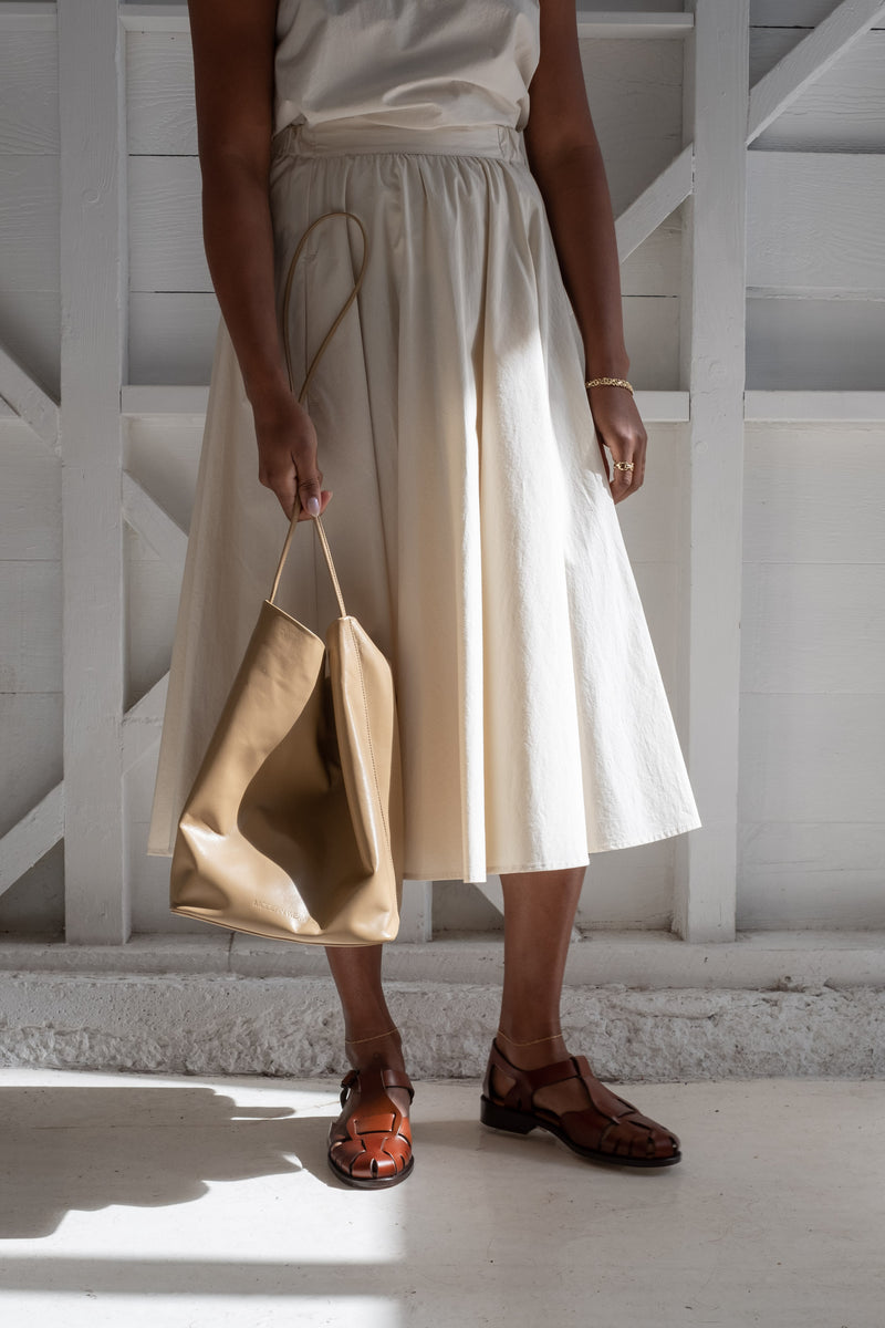 TALL CROSSBODY SINGLE STRAP IN CAMEL