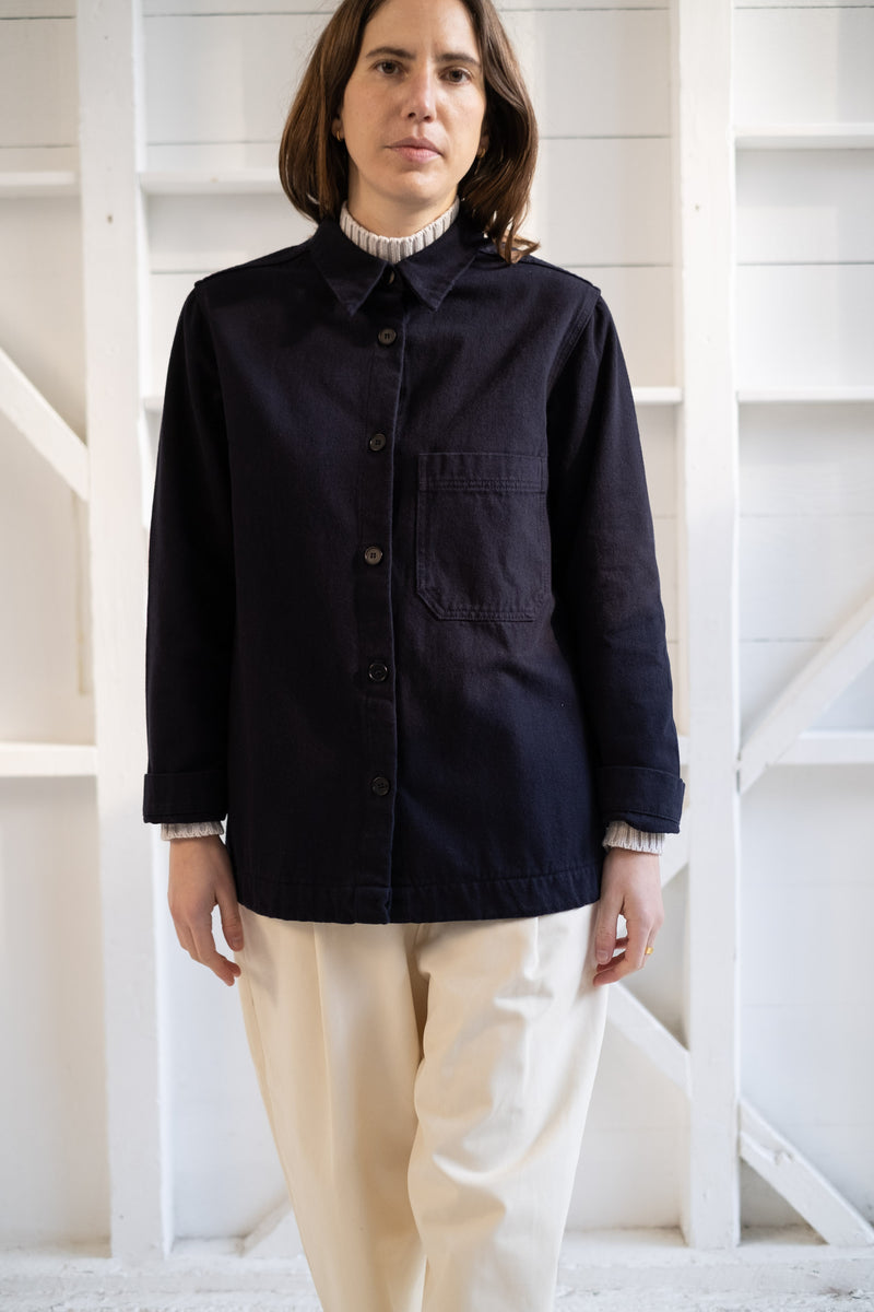 THE SHIRT JACKET IN DARK NAVY RECYCLED DENIM