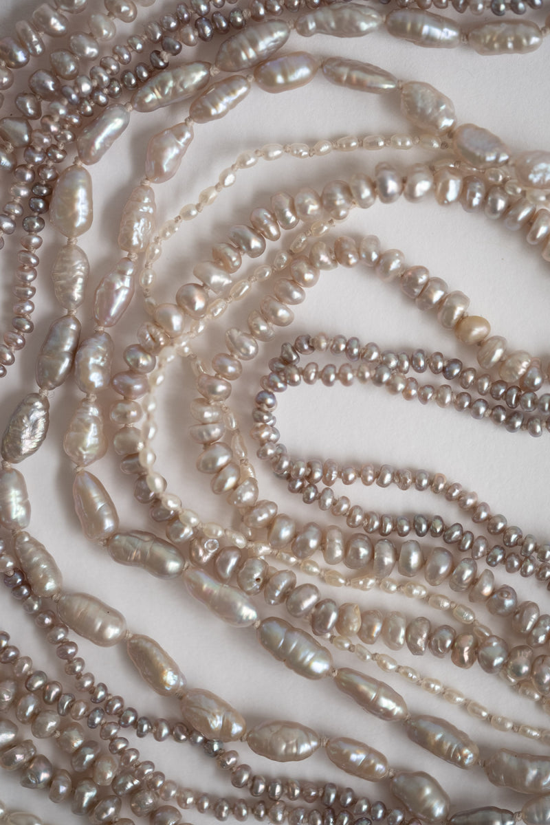 SMALL GREY SEED PEARL STRAND
