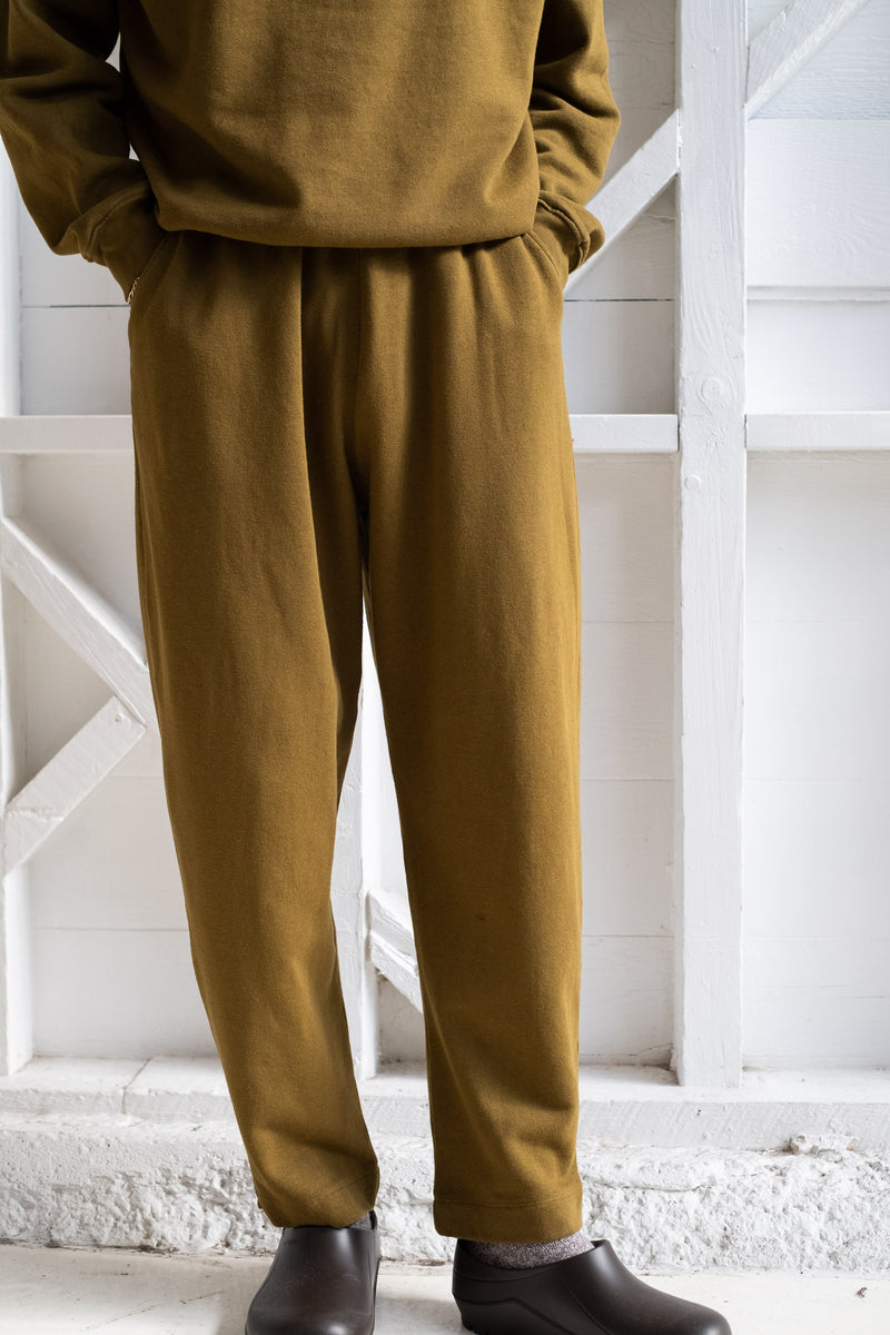 THE NEW SWEATPANT IN DARK OLIVE