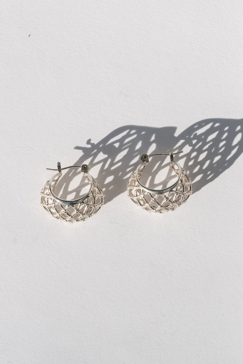 NETTED HOOPS