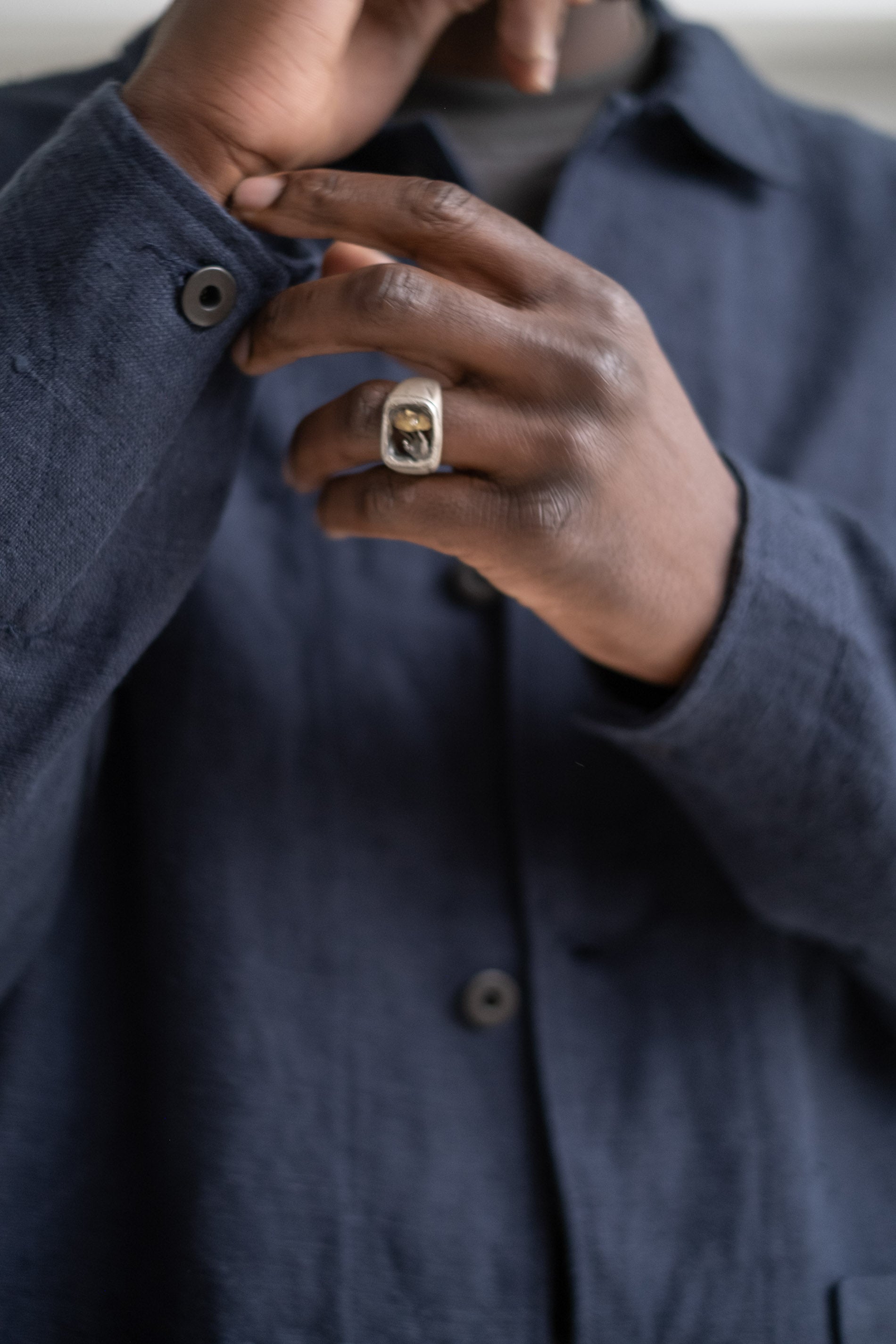 evan kinori | THREE POCKET JACKET IN NAVY BUTCHER LINEN – RELIQUARY