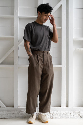 evan kinori | TWO PLEAT PANT IN DARK OLIVE ORGANIC COTTON TWILL